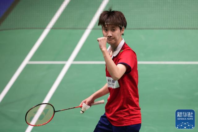 现代足球发 现代足球发